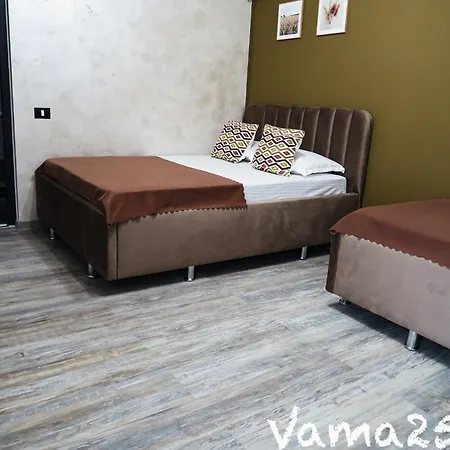 Vama 25-