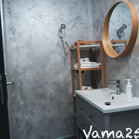 Vama 25- Gasthuis Vama Veche