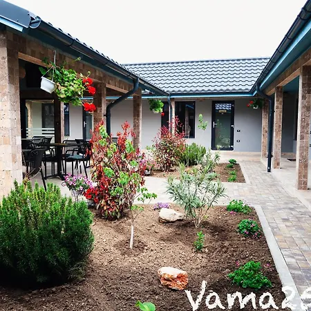 Vama 25- Gasthuis Vama Veche