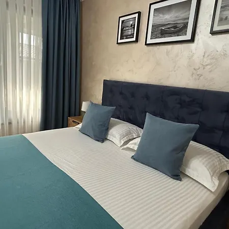 Vama 25-
