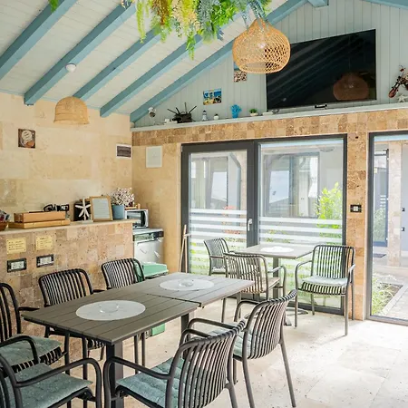 Vama 25-